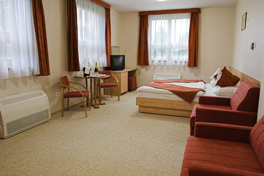 Hotel Voelgyikut Haz Veszprém Zimmer foto