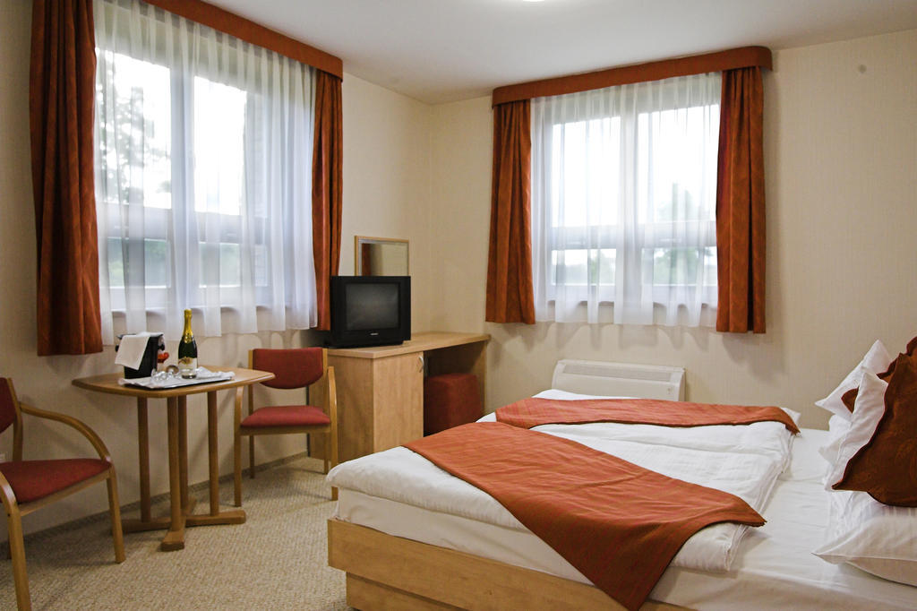 Hotel Voelgyikut Haz Veszprém Zimmer foto